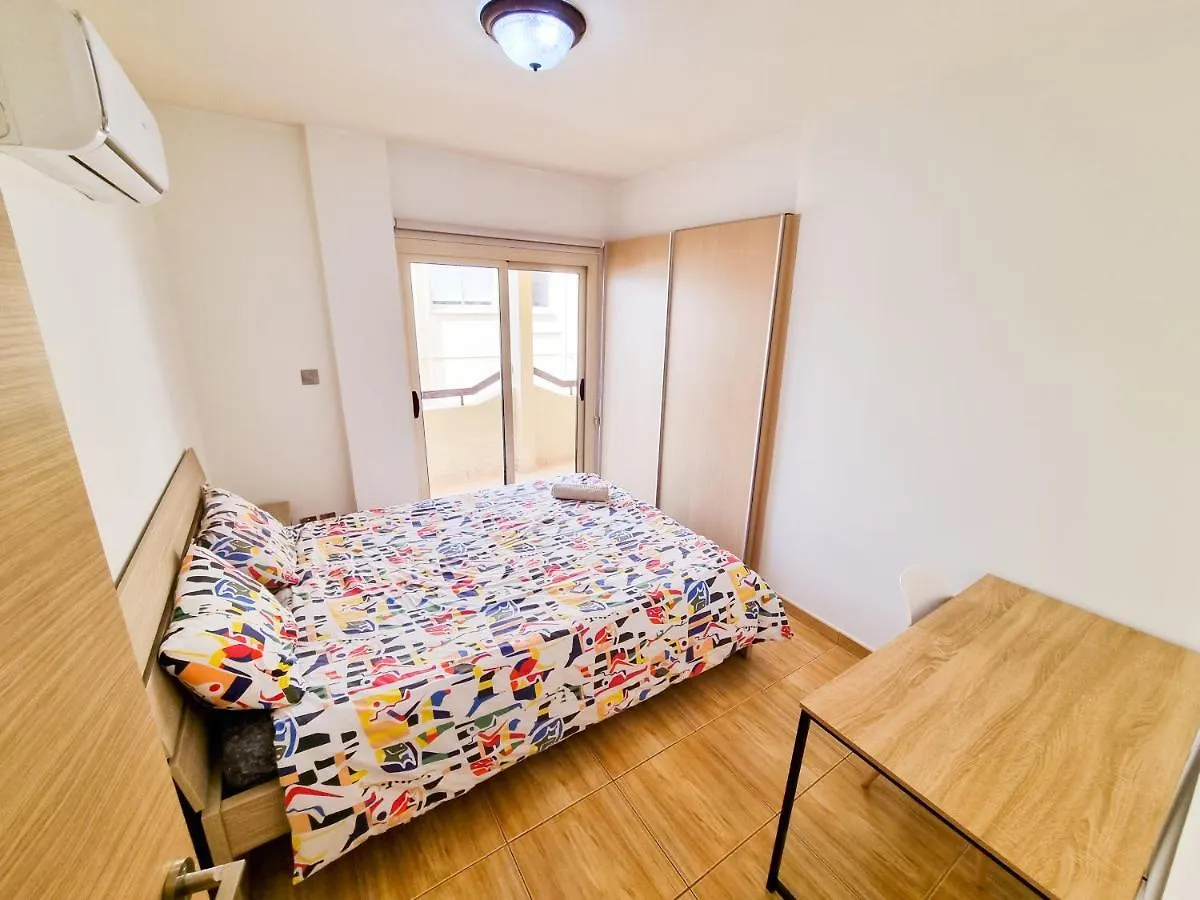Sunbay City Rooms Larnaca Homestay